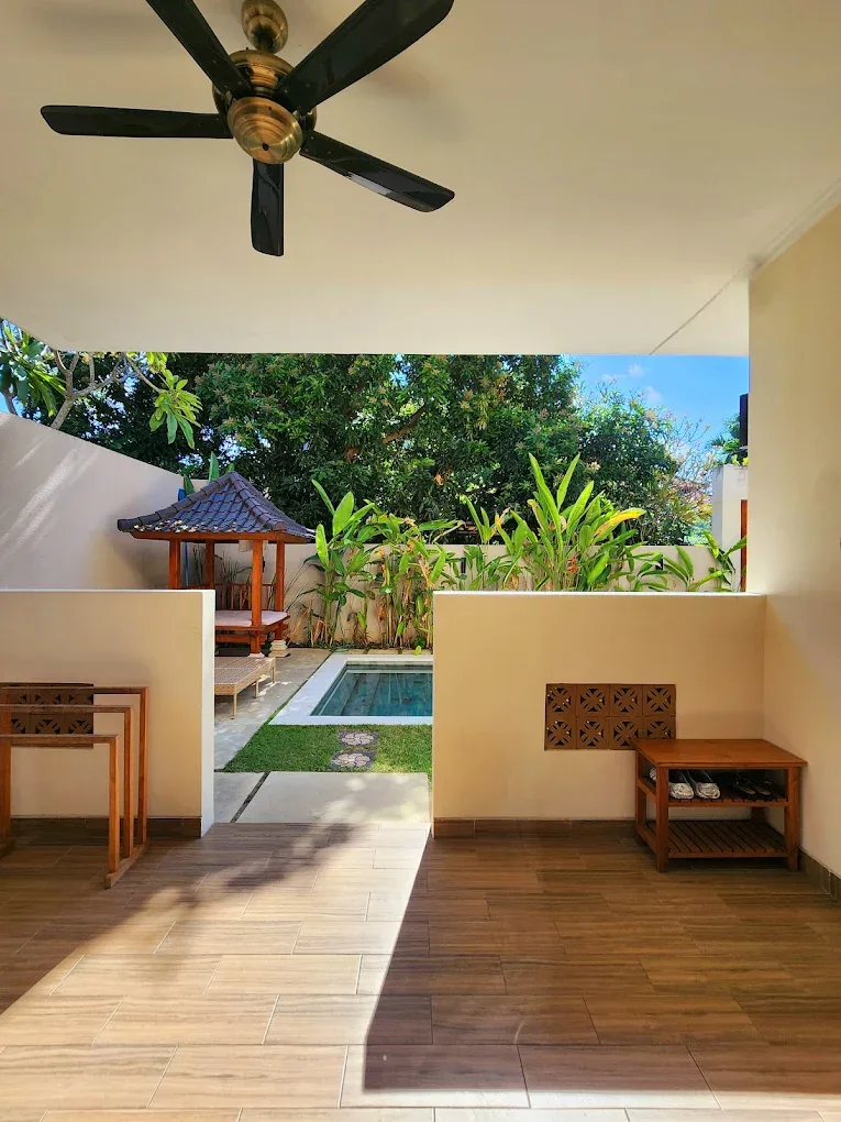 Donguri House
